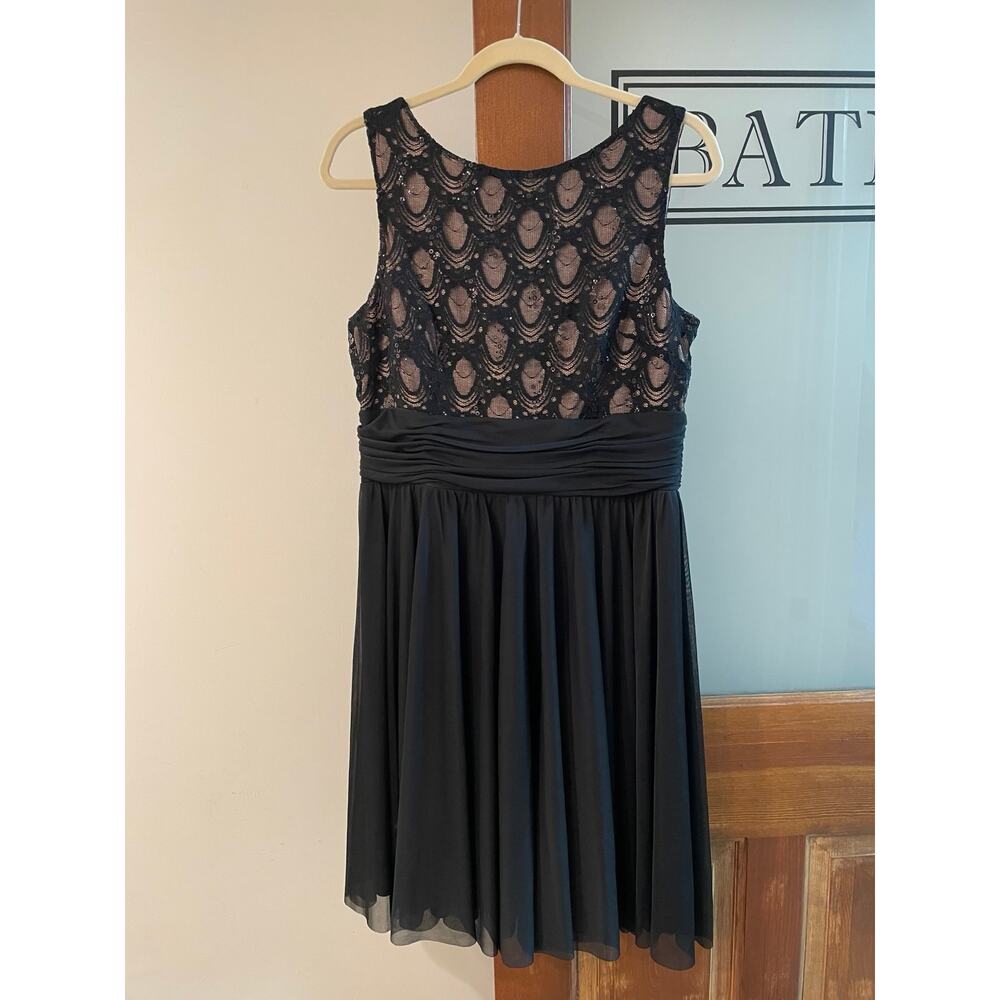 JH Evenings Women’s Size 14 Black Lace Sleeveless Short Cocktail Dress